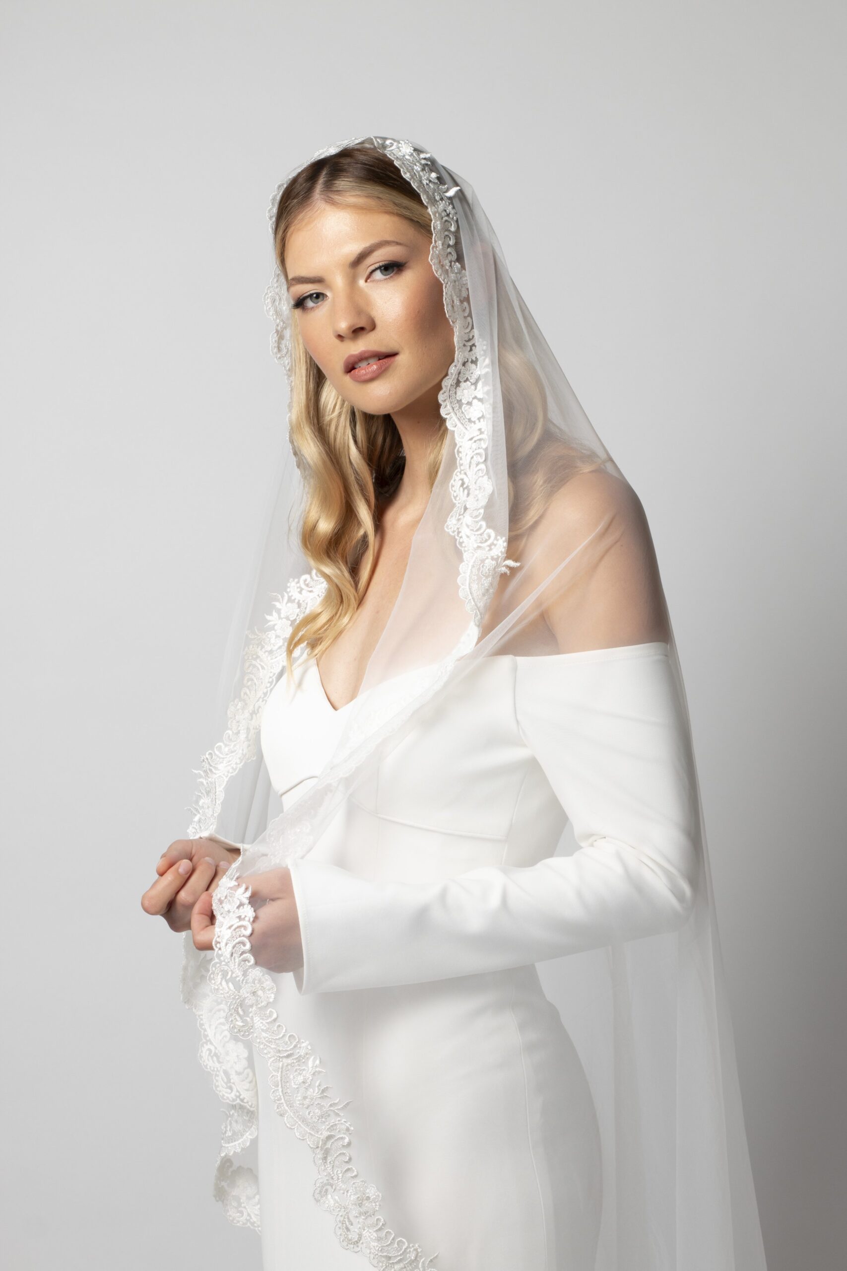 Nia veil scalloped lace edge (2).JPG