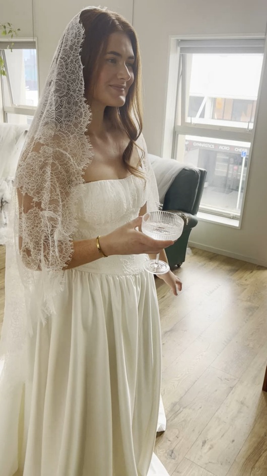 Chantilly lace wedding veil